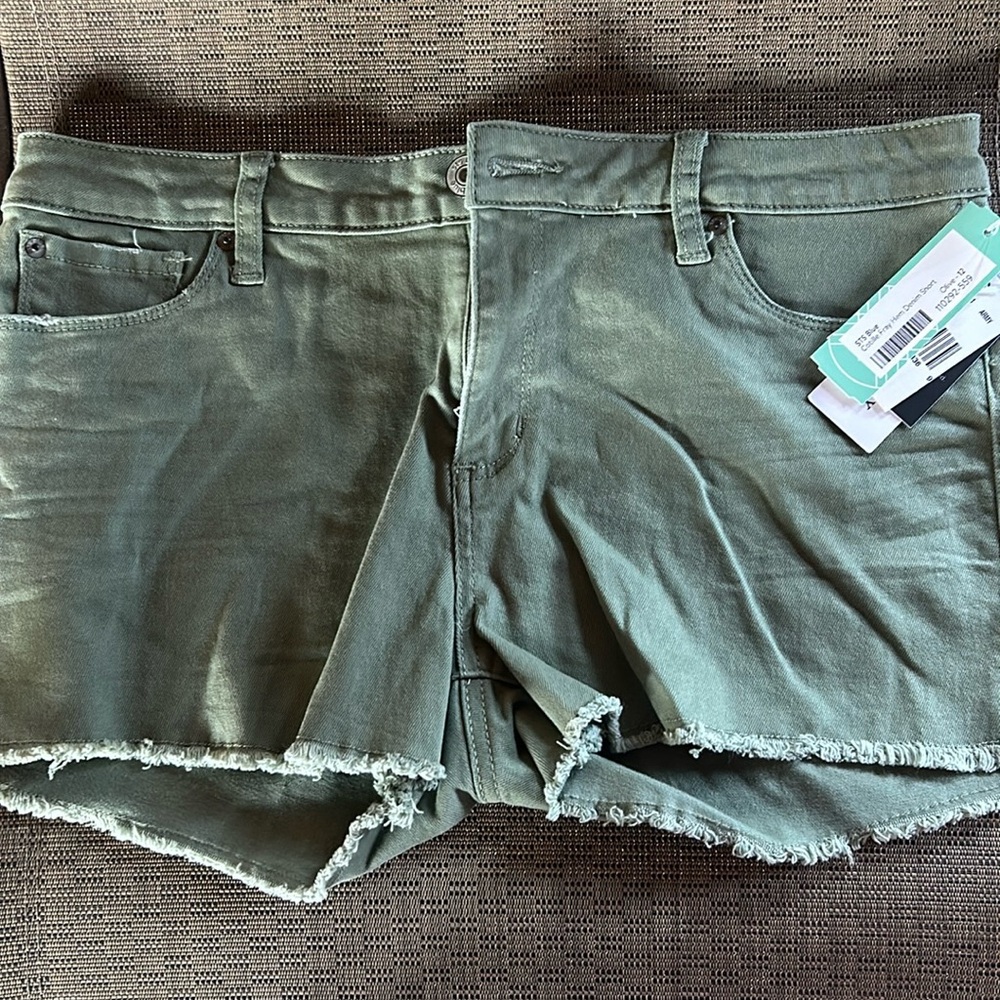 9” boyfriend short mid rise